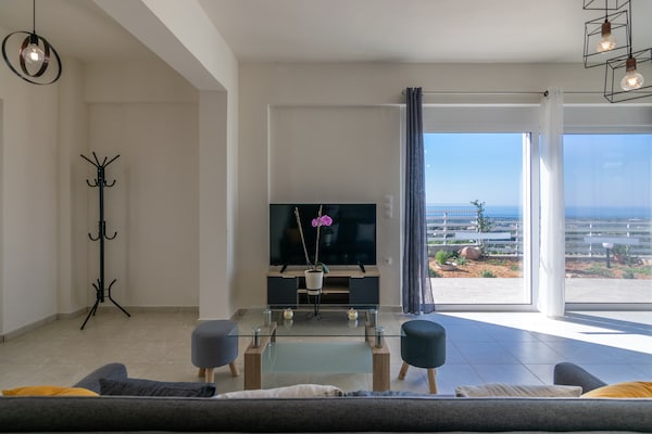 Foto van Villa in Agia Triada met privézwembad - Vakantiehuis in Agia Triada - LivingRoom