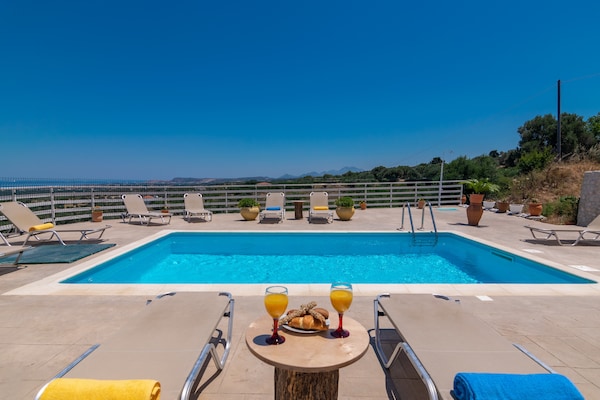 Foto van Villa in Agia Triada met privézwembad - Vakantiehuis in Agia Triada - PoolOfHouse