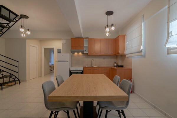Foto van Villa in Sfakaki met Privézwembad & Uitzicht - Vakantiehuis in Sfakaki - DiningRoom
