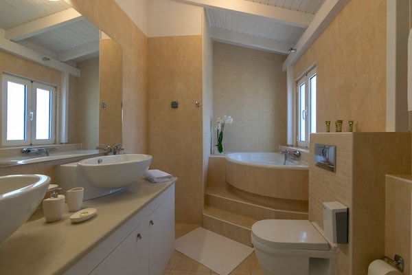 Foto van Villa in Sfakaki met Privézwembad & Uitzicht - Vakantiehuis in Sfakaki - BathRoom