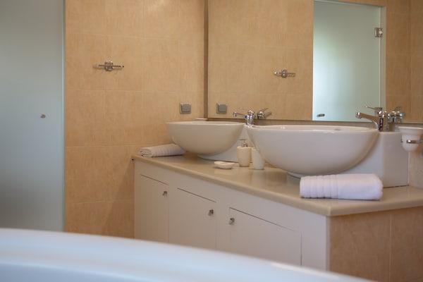 Foto van Villa in Sfakaki met Privézwembad & Uitzicht - Vakantiehuis in Sfakaki - BathRoom
