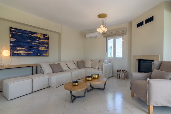 Foto van Villa in Sfakaki met Privézwembad & Uitzicht - Vakantiehuis in Sfakaki - LivingRoom