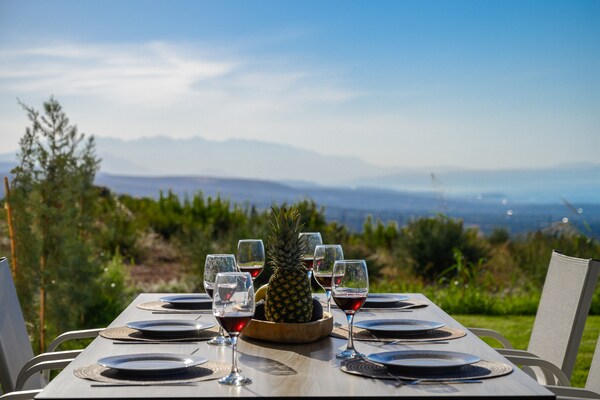 Foto van Villa in Skouloufia met Zeezicht & Zwembad - Vakantiehuis in Rethymno - Outdoor