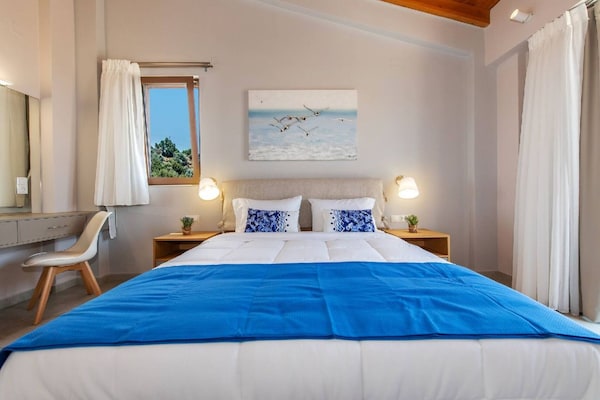 Foto van Villa Maroulas met bubbelbad - Vakantiehuis in Maroulas - BedRoom