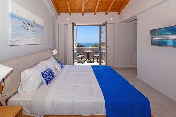 Foto van Villa Maroulas met bubbelbad - Vakantiehuis in Maroulas - BedRoom