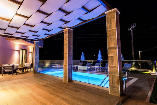 Foto van Villa Maroulas met bubbelbad - Vakantiehuis in Maroulas - PoolOfHouse