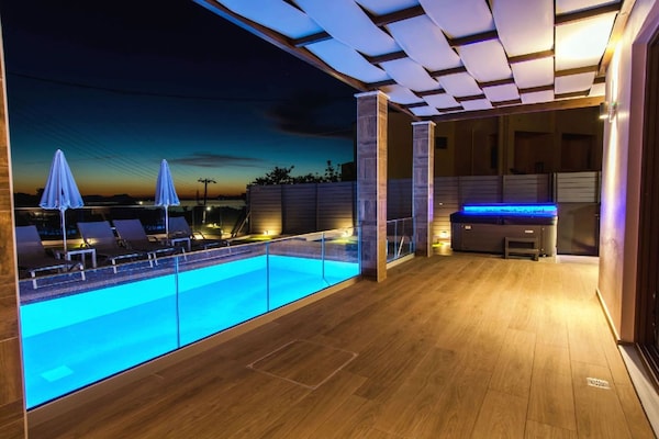 Foto van Villa Maroulas met bubbelbad - Vakantiehuis in Maroulas - PoolOfHouse