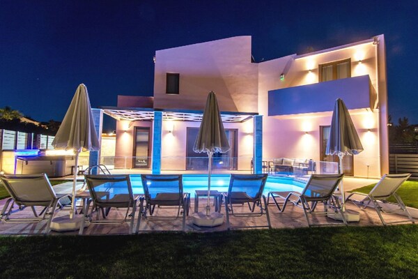 Foto van Villa Maroulas met bubbelbad - Vakantiehuis in Maroulas - PoolOfHouse