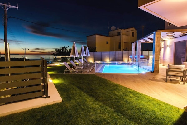 Foto van Villa Maroulas met bubbelbad - Vakantiehuis in Maroulas - PoolOfHouse