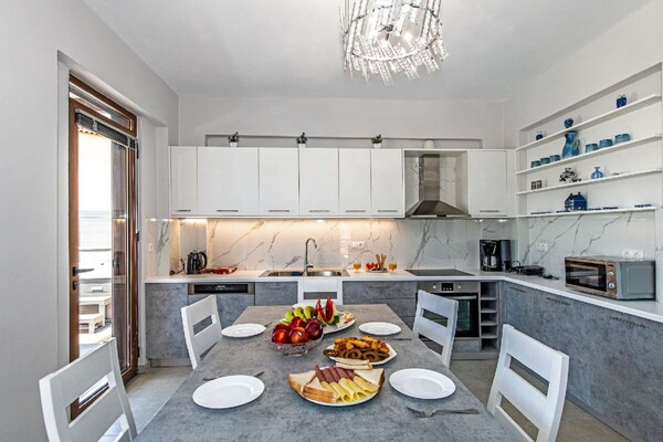 Foto van Villa Maroulas met bubbelbad - Vakantiehuis in Maroulas - DiningRoom