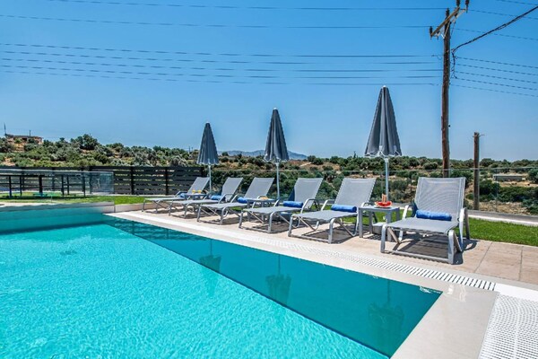Foto van Villa Maroulas met bubbelbad - Vakantiehuis in Maroulas - PoolOfHouse