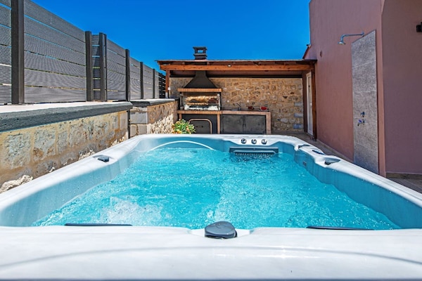 Foto van Villa Maroulas met bubbelbad - Vakantiehuis in Maroulas - PoolOfHouse