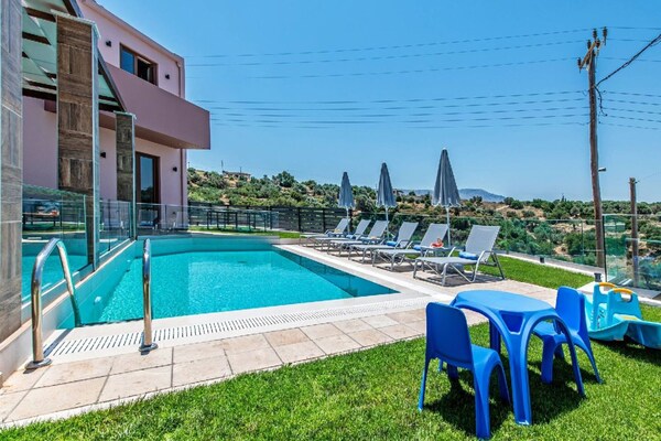 Foto van Villa Maroulas met bubbelbad - Vakantiehuis in Maroulas - PoolOfHouse
