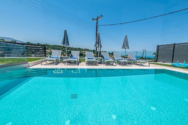 Foto van Villa Maroulas met bubbelbad - Vakantiehuis in Maroulas - PoolOfHouse