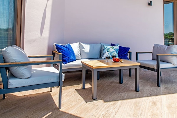 Foto van Villa Maroulas met bubbelbad - Vakantiehuis in Maroulas - TerraceBalcony