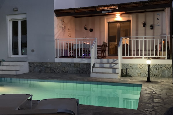 Foto van Villa in Loutra met Zeezicht en Zwembad - Vakantiehuis in Loutra, Rethymno - ExteriorSummer
