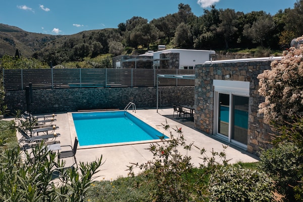 Foto van villa in Agia Triada heeft 2 slaapkamers - Vakantiehuis in Agia Triada - Outdoor