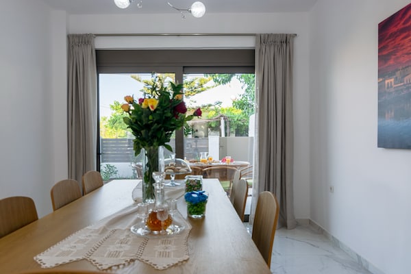 Foto van Villa met 4 slaapkamers in Adele - Vakantiehuis in Adele - DiningRoom