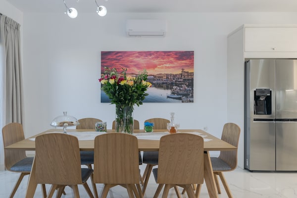 Foto van Villa met 4 slaapkamers in Adele - Vakantiehuis in Adele - DiningRoom