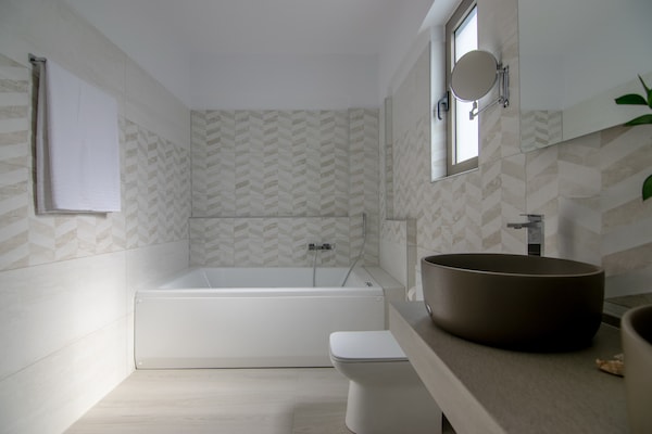 Foto van Villa met 4 slaapkamers in Adele - Vakantiehuis in Adele - BathRoom