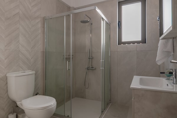Foto van Villa met 4 slaapkamers in Adele - Vakantiehuis in Adele - BathRoom