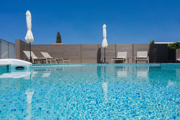 Foto van Villa met 4 slaapkamers in Adele - Vakantiehuis in Adele - PoolOfHouse