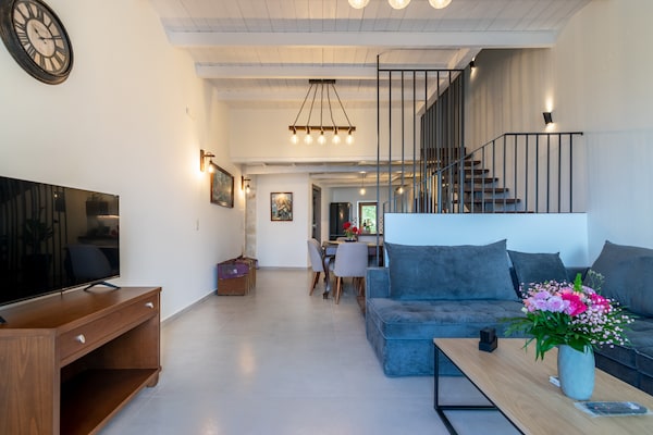 Foto van Villa met 3 slaapkamers in Maroulas - Vakantiehuis in Maroulas - LivingRoom