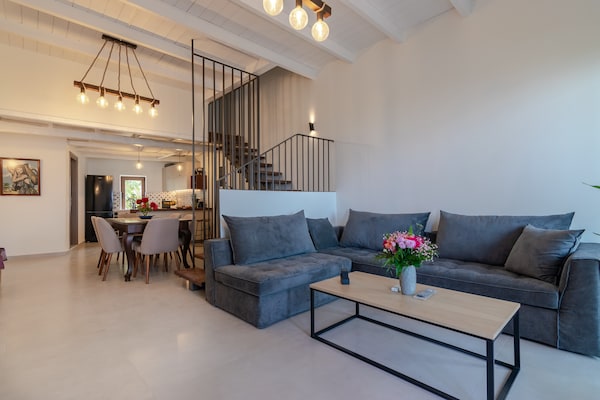 Foto van Villa met 3 slaapkamers in Maroulas - Vakantiehuis in Maroulas - LivingRoom
