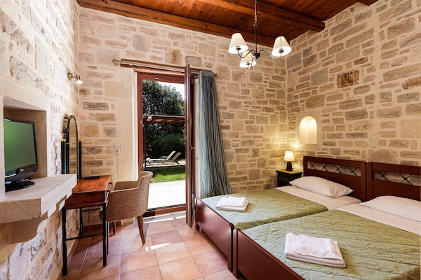 Foto van Villa in Adelianos Kampos - Vakantiehuis in Adelianos Kampos - BedRoom