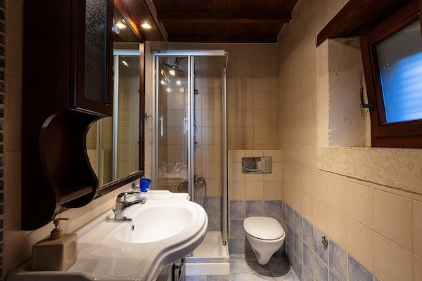 Foto van Villa in Adelianos Kampos - Vakantiehuis in Adelianos Kampos - BathRoom