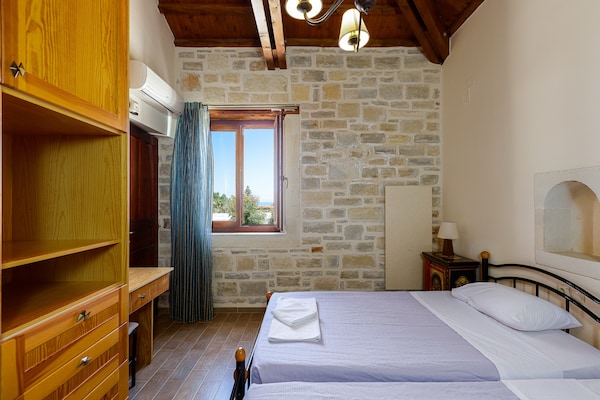Foto van Villa in Adelianos Kampos - Vakantiehuis in Adelianos Kampos - BedRoom