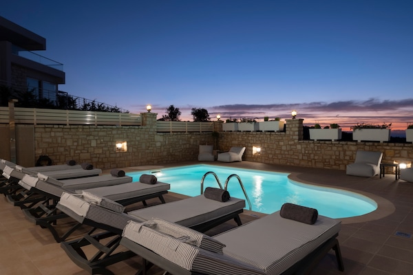 Foto van Luxe vakantiehuis in Nea Magnisia - Vakantiehuis in Nea Magnisia - PoolOfHouse
