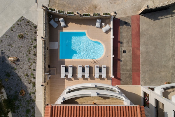 Foto van Luxe vakantiehuis in Nea Magnisia - Vakantiehuis in Nea Magnisia - PoolOfHouse