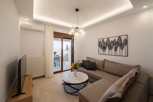 Foto van Luxe vakantiehuis in Nea Magnisia - Vakantiehuis in Nea Magnisia - LivingRoom