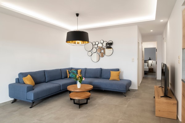 Foto van Luxe vakantiehuis in Nea Magnisia - Vakantiehuis in Nea Magnisia - LivingRoom