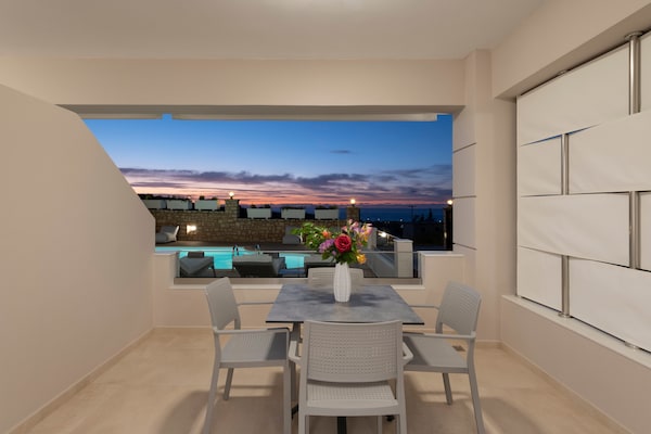 Foto van Luxe vakantiehuis in Nea Magnisia - Vakantiehuis in Nea Magnisia - TerraceBalcony