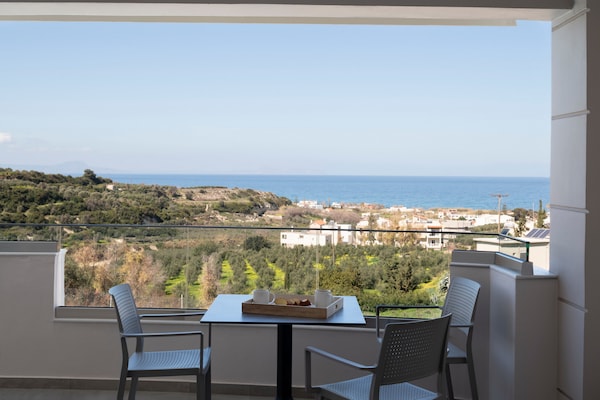 Foto van Luxe vakantiehuis in Nea Magnisia - Vakantiehuis in Nea Magnisia - TerraceBalcony