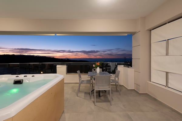 Foto van Luxe vakantiehuis in Nea Magnisia - Vakantiehuis in Nea Magnisia - TerraceBalcony