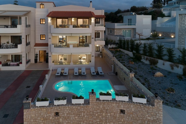 Foto van Luxe vakantiehuis in Nea Magnisia - Vakantiehuis in Nea Magnisia - Outdoor
