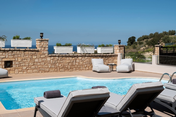 Foto van Luxe vakantiehuis in Nea Magnisia - Vakantiehuis in Nea Magnisia - PoolOfHouse