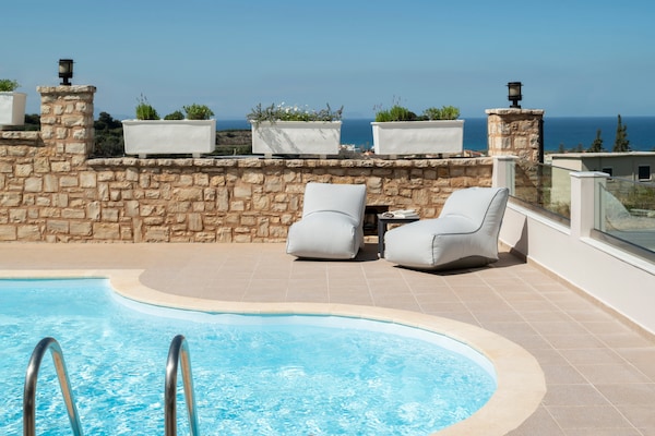 Foto van Luxe vakantiehuis in Nea Magnisia - Vakantiehuis in Nea Magnisia - PoolOfHouse