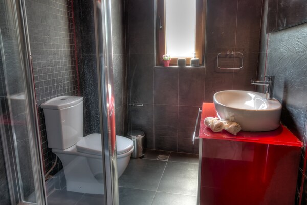 Foto van Elegante landelijke villa met zwembadretraite - Vakantiehuis in Rethymno - BathRoom