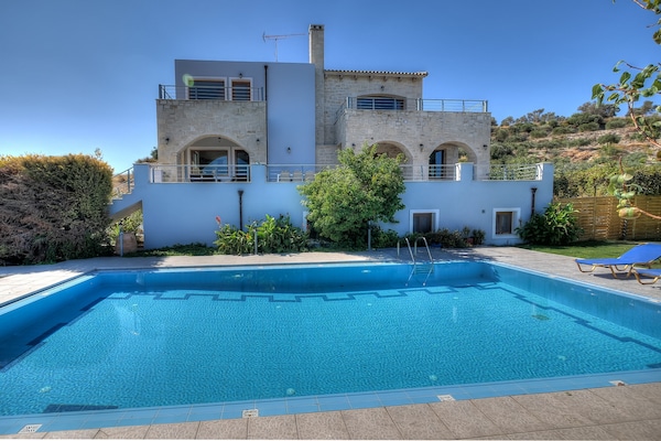Foto van Elegante landelijke villa met zwembadretraite - Vakantiehuis in Rethymno - Outdoor