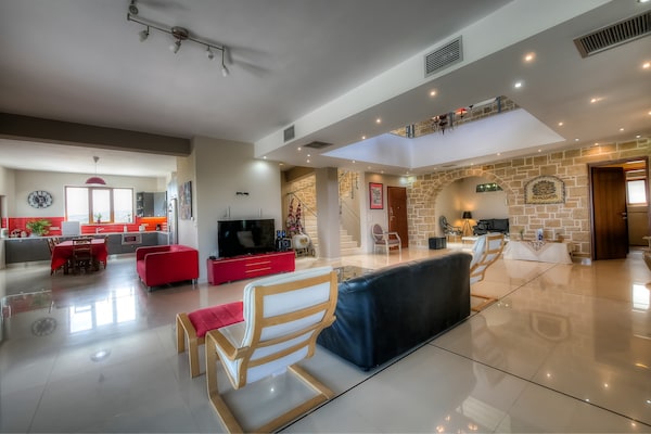 Foto van Elegante landelijke villa met zwembadretraite - Vakantiehuis in Rethymno - LivingRoom