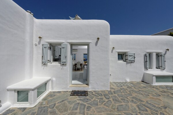 Foto van Villa in Mykonos met Zeezicht en Zwembad - Vakantiehuis in Kalafatis - HallReception