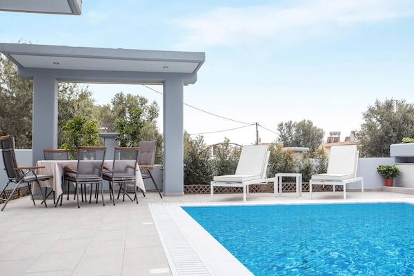 Foto van Villa met privézwembad in Kalithies - Vakantiehuis in Faliraki - PoolOfHouse