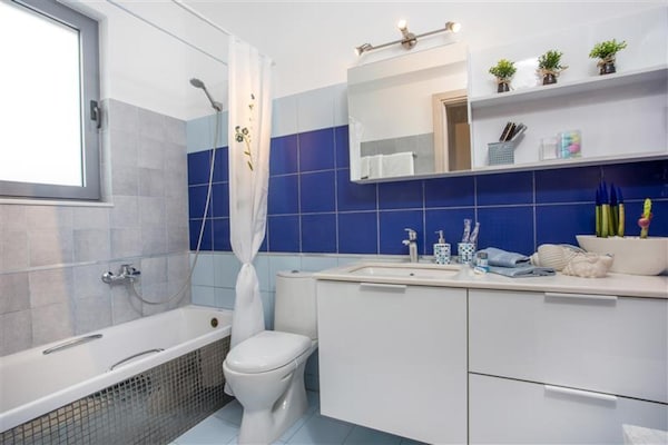 Foto van Villa met privézwembad in Kalithies - Vakantiehuis in Faliraki - BathRoom