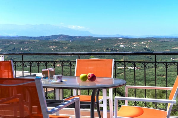 Foto van Vakantiehuis, Marathokefala bij Kolimbari - Vakantiehuis in Marathokefala - TerraceBalcony