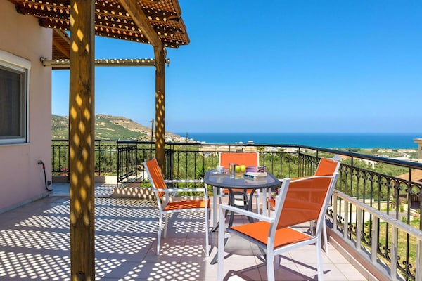 Foto van Vakantiehuis, Marathokefala bij Kolimbari - Vakantiehuis in Marathokefala - TerraceBalcony