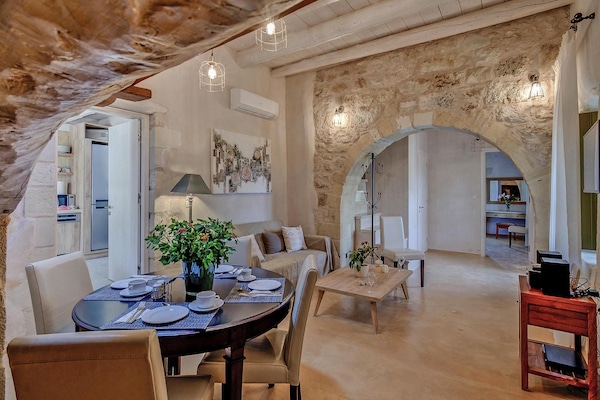 Foto van Vakantiehuis in Kretenzische landelijke stijl - Vakantiehuis in Kastellos - LivingRoom